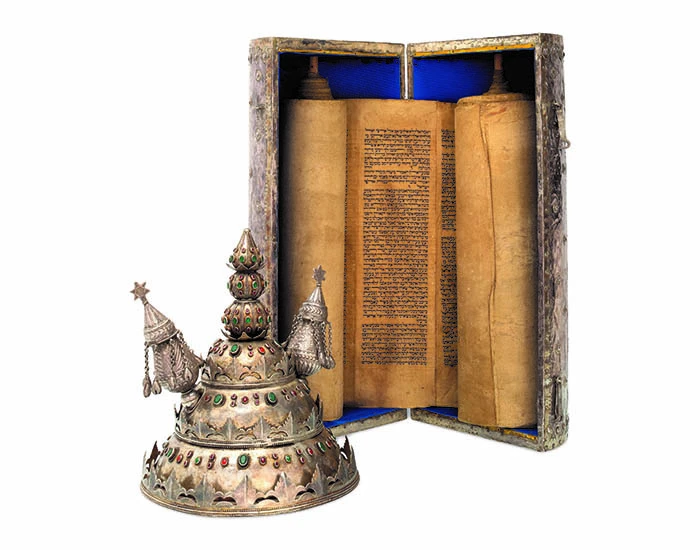 Scroll exhibit items